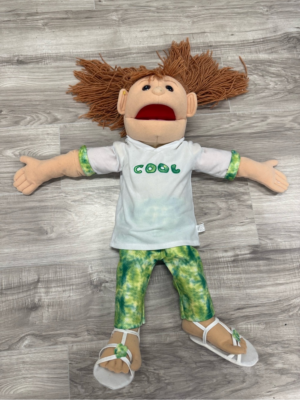Y2K 2003 The Girl Glove Puppet Kids Green Tie-Dye Outfit - Cool Print Like New